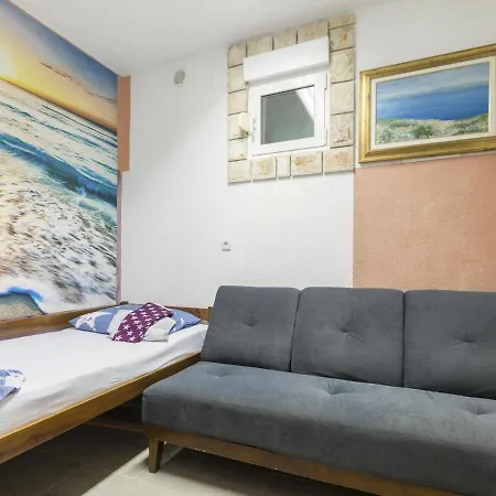 Casa vacanze Lovely In With Swimming Pool Vir
