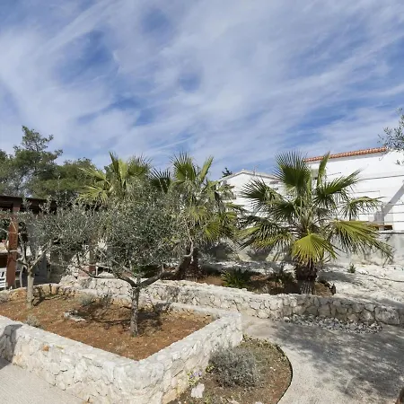 Holiday home Lovely In With Swimming Pool Vir