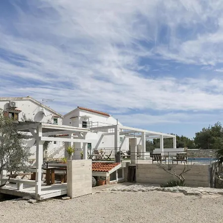 Lovely In With Swimming Pool Casa vacanze