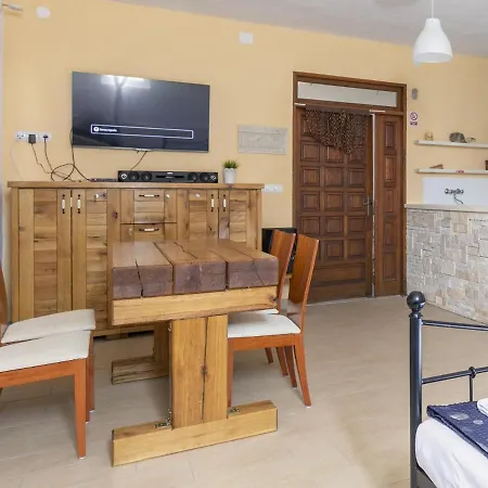 Lovely In With Swimming Pool Holiday home Vir